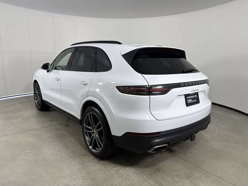 Certified 2023 Porsche Cayenne Platinum Edition AWD/4WD image 3