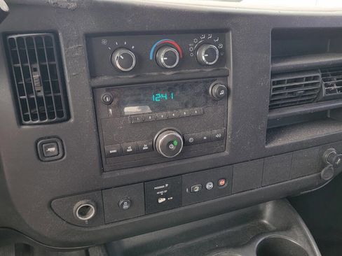 Used 2014 Chevrolet Express 2500 RWD image 11