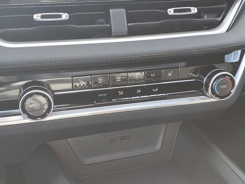 New 2026 Chevrolet Equinox LT w/ Safety and Technology Package FWD image 12