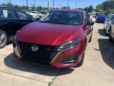 Used 2024 Nissan Altima 2.5 SR w/ SR Premium Package AWD/4WD image 1