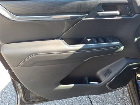 Used 2024 GMC Acadia Elevation image 13