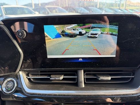 Used 2025 Chevrolet Trax ACTIV FWD image 25
