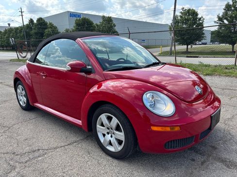 Used 2007 Volkswagen Beetle Convertible w/ Package 1 FWD image 13