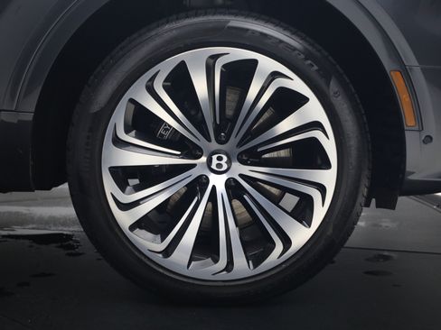 Certified 2026 Bentley Bentayga Extended Wheelbase AWD/4WD image 17
