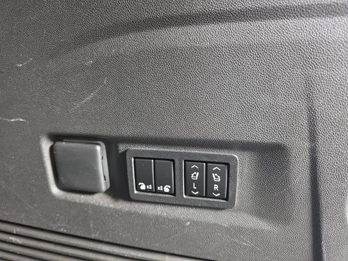 Used 2022 Chevrolet Suburban High Country AWD/4WD image 36