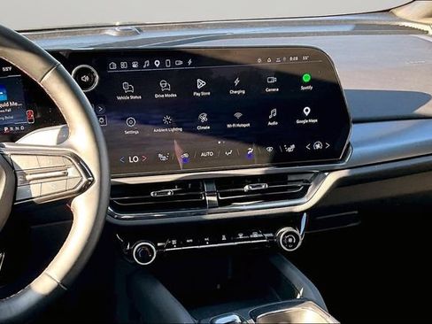 Certified 2024 Chevrolet Equinox EV RS FWD image 6