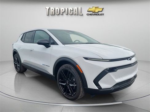 New 2026 Chevrolet Equinox EV LT image 7