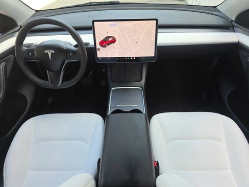 Used 2023 Tesla Model Y Long Range AWD/4WD image 9