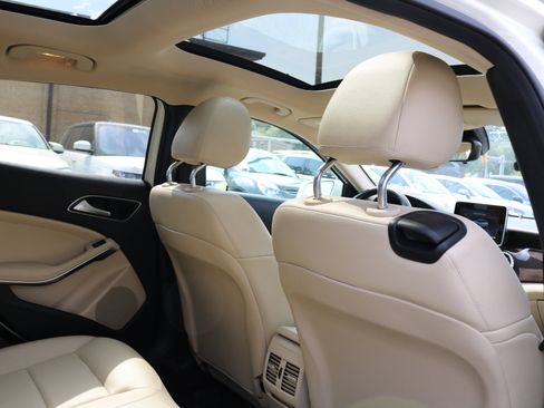 Used 2016 Mercedes-Benz GLA 250 image 44