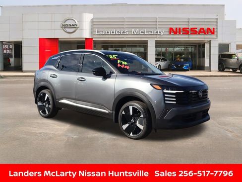 Used 2025 Nissan Kicks SR image 1