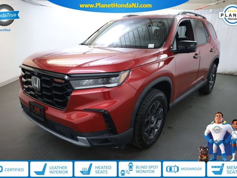 Certified 2024 Honda Pilot TrailSport image 1