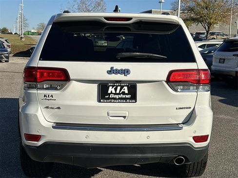 Used 2020 Jeep Grand Cherokee Limited w/ Luxury Group II image 3