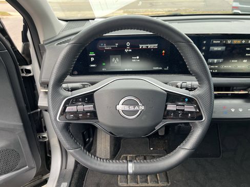 Used 2023 Nissan Ariya AWD image 11