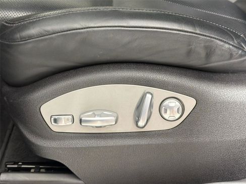 Certified 2021 Porsche Macan S AWD/4WD image 32
