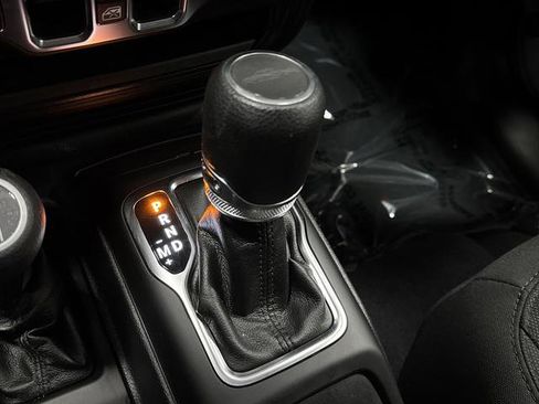 Used 2022 Jeep Gladiator Sport image 19