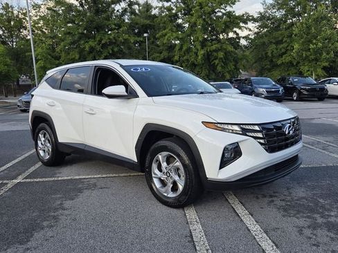 Used 2024 Hyundai Tucson SE AWD/4WD image 3