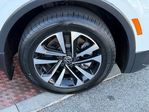 Used 2023 Volkswagen Tiguan S image 7