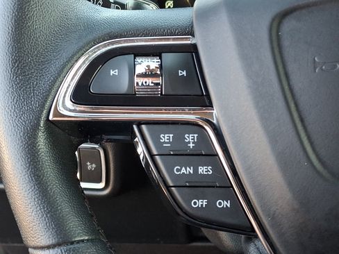 Certified 2022 Lincoln Nautilus AWD image 23