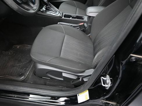 Used 2018 Ford Focus SE image 25