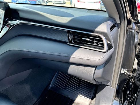 Used 2024 Toyota Camry SE w/ Cold Weather Package AWD/4WD image 13