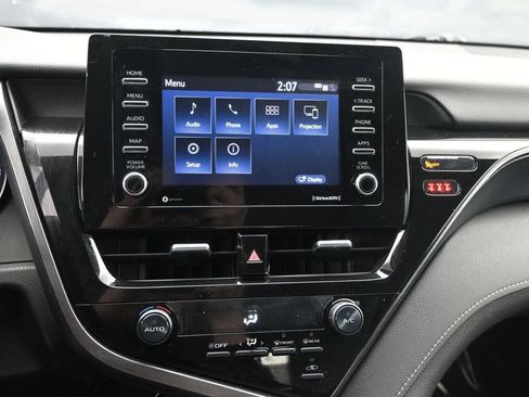 Used 2021 Toyota Camry SE w/ Carpet Mat Package (TMS) image 19