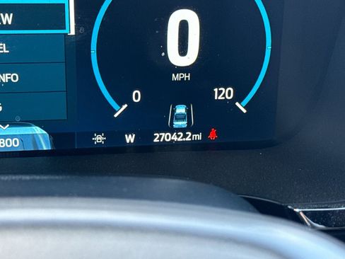 Used 2022 Ford F150 Lariat w/ Equipment Group 502A High image 28