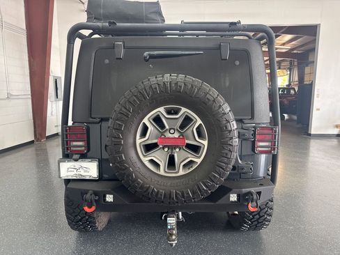 Used 2017 Jeep Wrangler Unlimited Rubicon w/ Connectivity Group AWD/4WD image 5