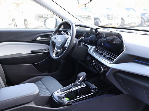 New 2026 Chevrolet Trax LT image 32