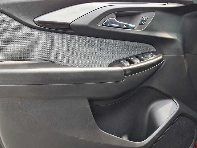 Used 2022 Chevrolet TrailBlazer LT w/ Convenience Package FWD image 13