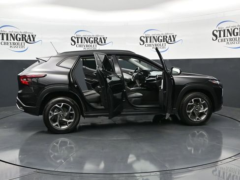 Used 2025 Chevrolet Trax LT image 27