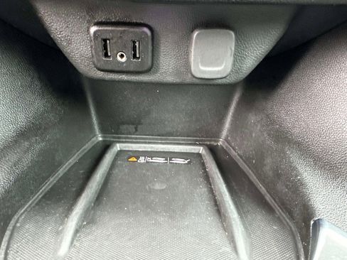 Certified 2023 Chevrolet Traverse LT image 14