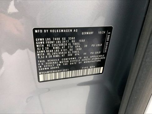 New 2025 Volkswagen ID. Buzz Pro S RWD image 9