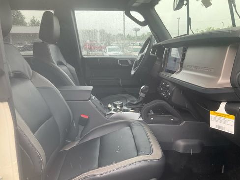 New 2026 Ford Bronco Outer Banks w/ Sasquatch Package AWD/4WD image 12