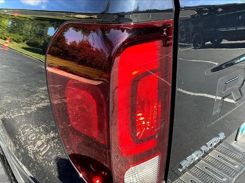 Used 2025 Honda Ridgeline Sport image 24