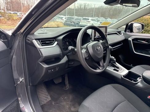 Used 2025 Toyota RAV4 XLE image 24