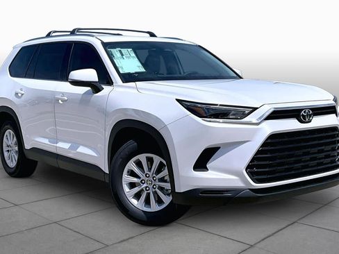 New 2026 Toyota Grand Highlander FWD image 2