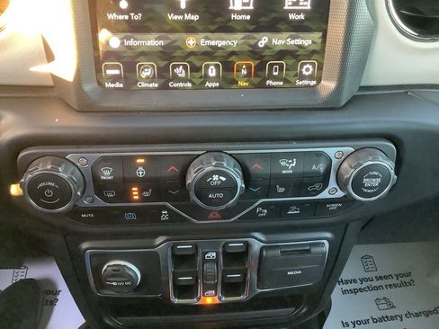 Used 2021 Jeep Wrangler Unlimited Sahara image 20