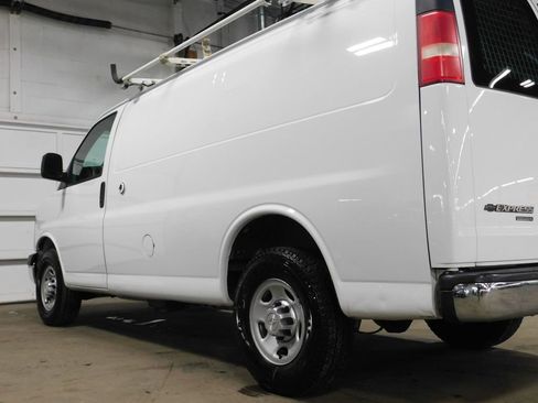 Used 2015 Chevrolet Express 2500 image 65