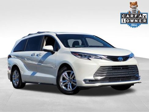Used 2022 Toyota Sienna Platinum image 26