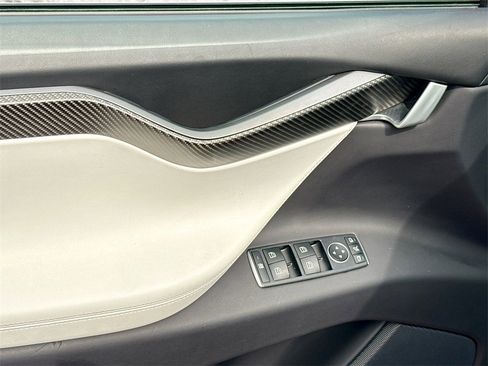 Used 2021 Tesla Model X Performance image 19