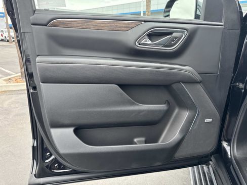 Used 2024 Chevrolet Suburban Premier image 13