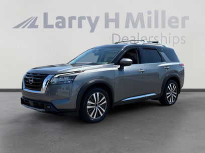 Used 2022 Nissan Pathfinder Platinum w/ Cargo Package