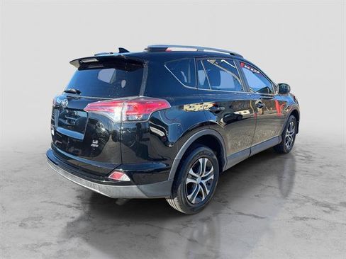 Used 2016 Toyota RAV4 LE image 4