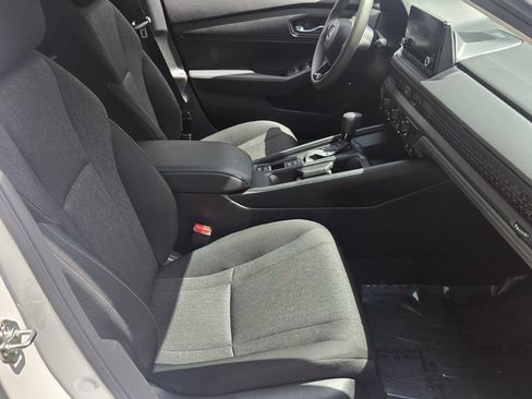 Used 2025 Honda Accord LX image 17