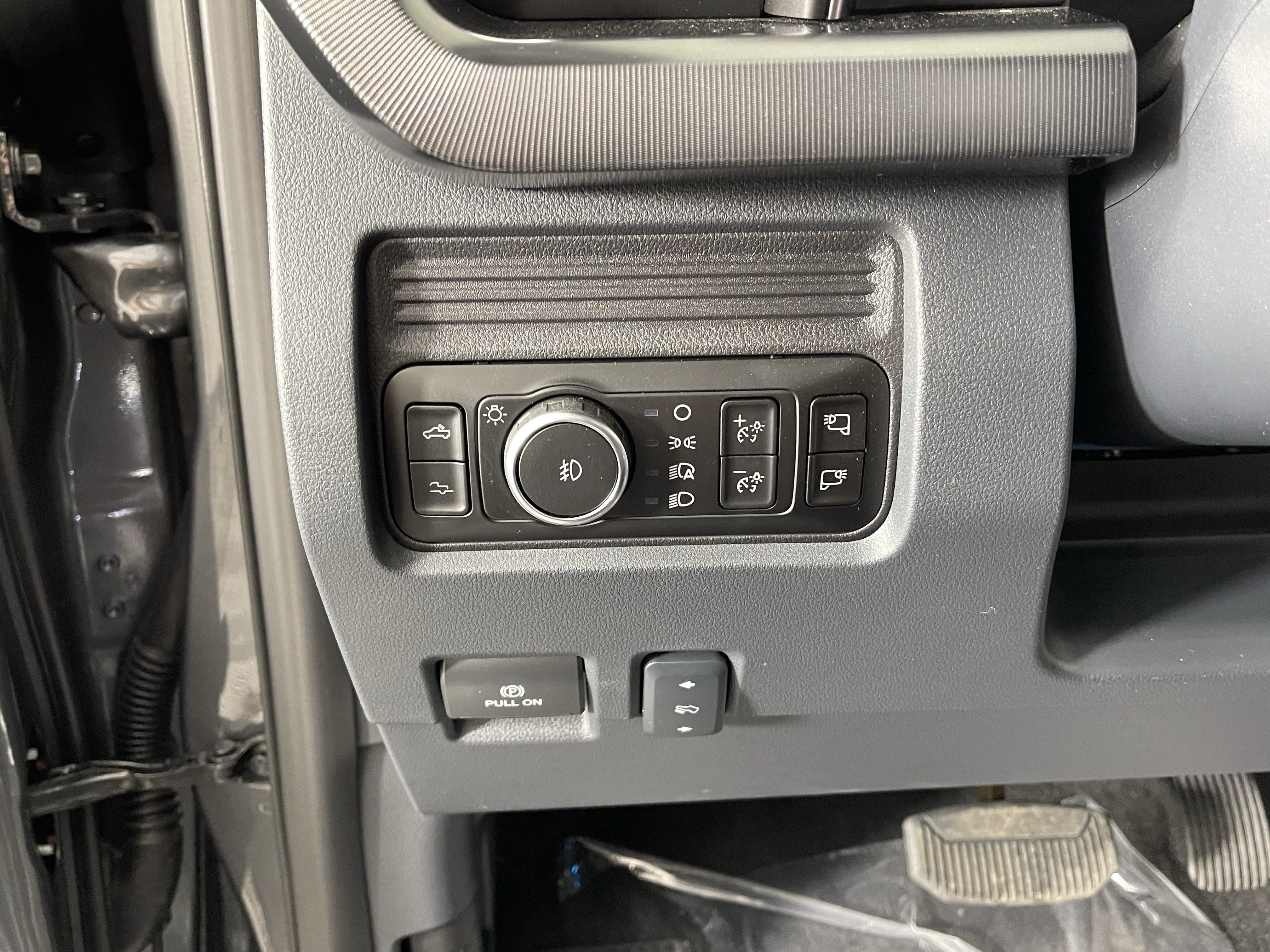 New 2026 Ford F450 Platinum w/ FX4 Off-Road Package AWD/4WD image 20