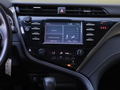Used 2019 Toyota Camry SE image 6