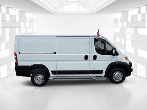 Used 2025 RAM ProMaster 2500 w/ U-Haul Equipment Group FWD image 8