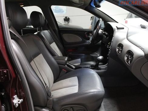 Used 2005 Pontiac Bonneville GXP image 37