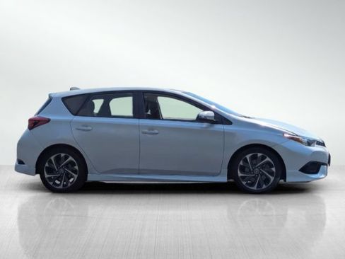 Used 2018 Toyota Corolla iM w/ All-Weather Mat Package FWD image 3