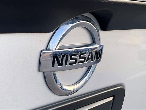 Used 2015 Nissan Titan SL w/ SL Moonroof Package image 30